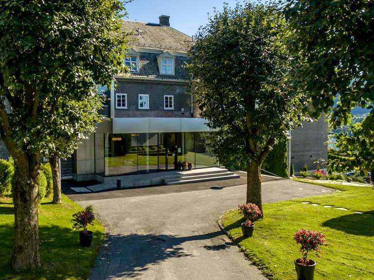 Inngangsparti innkjørsel